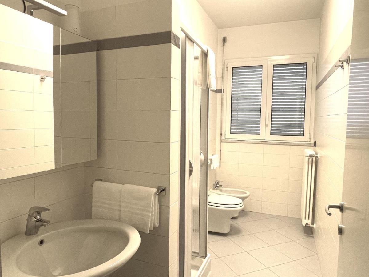 White Palace Malpensa Gallarate Kültér fotó